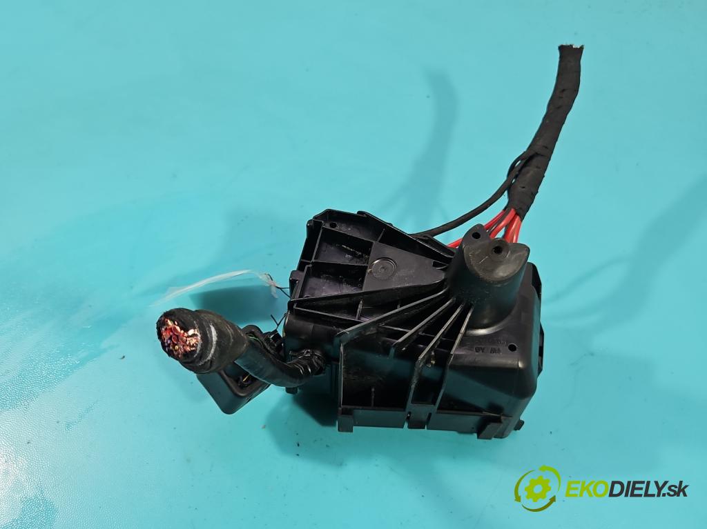 Skoda Rapid 2012-2019 1.4 tdi 90 hp manual 66 kW 1422 cm3 5- skříňka pojistková 6C0907361F (Pojistková skříňka)