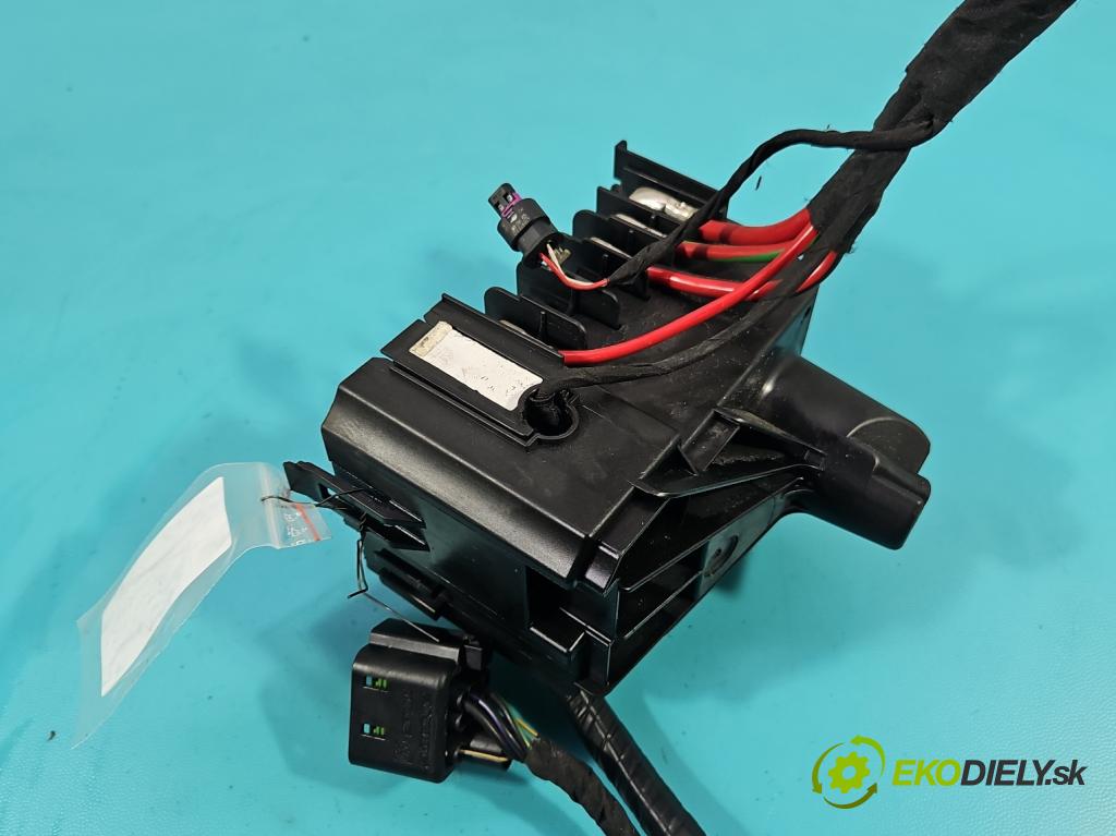 Skoda Rapid 2012-2019 1.4 tdi 90 hp manual 66 kW 1422 cm3 5- skříňka pojistková 6C0907361F (Pojistková skříňka)