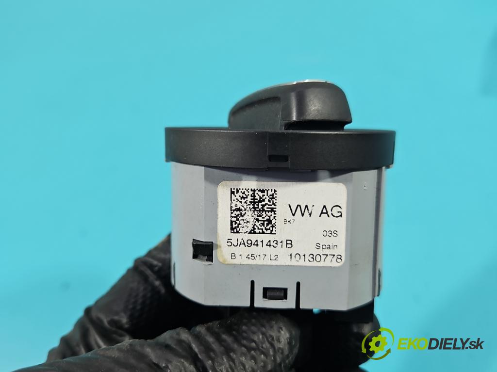 Skoda Rapid 2012-2019 1.4 tdi 90 HP manual 66 kW 1422 cm3 5- prepínač světla: na doska: 5JA941431B