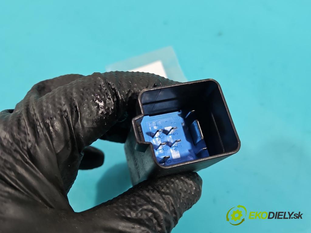 Skoda Rapid 2012-2019 1.4 tdi 90 HP manual 66 kW 1422 cm3 5- Relé: svíčky: zařicích: 04B907281 (Relé)