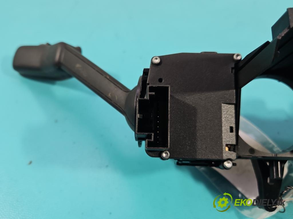 Skoda Rapid 2012-2019 1.4 tdi 90 HP manual 66 kW 1422 cm3 5- prepínač komplex: 2Q0953507M (Prepínacie páčky pod volantom)