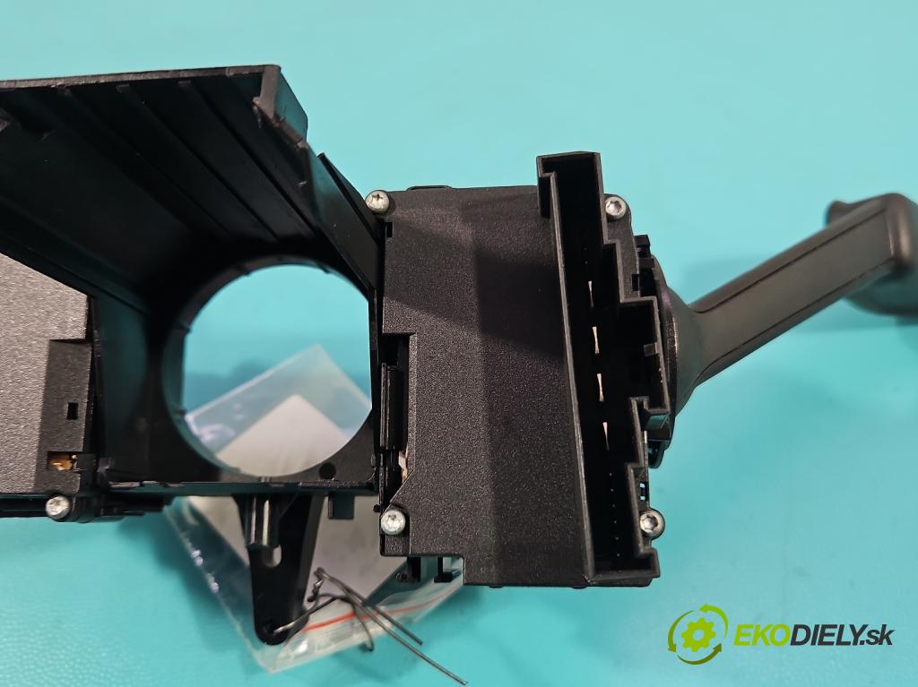 Skoda Rapid 2012-2019 1.4 tdi 90 HP manual 66 kW 1422 cm3 5- prepínač komplex: 2Q0953507M (Prepínacie páčky pod volantom)