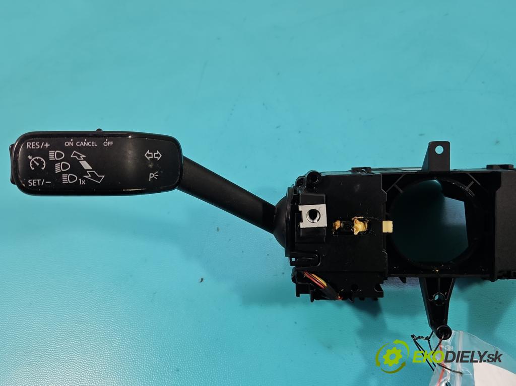 Skoda Rapid 2012-2019 1.4 tdi 90 HP manual 66 kW 1422 cm3 5- prepínač komplex: 2Q0953507M (Prepínacie páčky pod volantom)