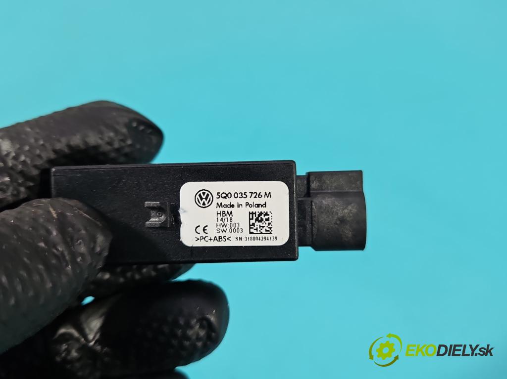 Skoda Rapid 2012-2019 1.4 tdi 90 HP manual 66 kW 1422 cm3 5- zásuvka USB 5Q0035726M