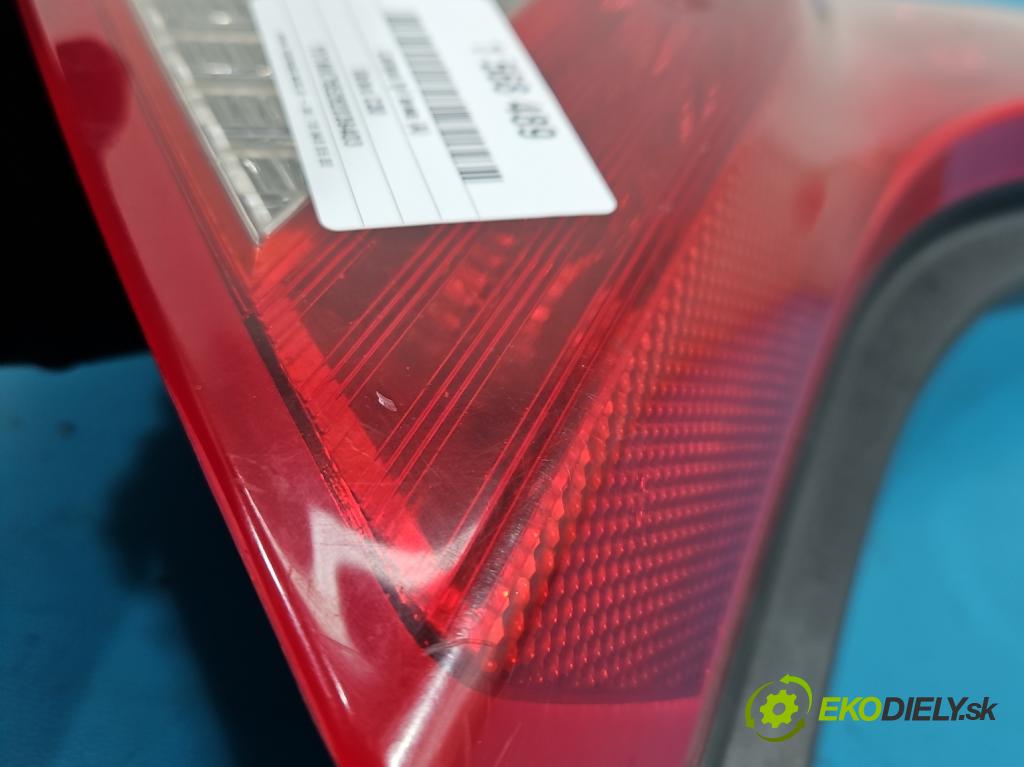 Volvo C30 1.6 hdi 109 HP manual 80 kW 1560 cm3 3- svetlo / reflektor zadné ľavé  (Kľučka dverí ostatné)