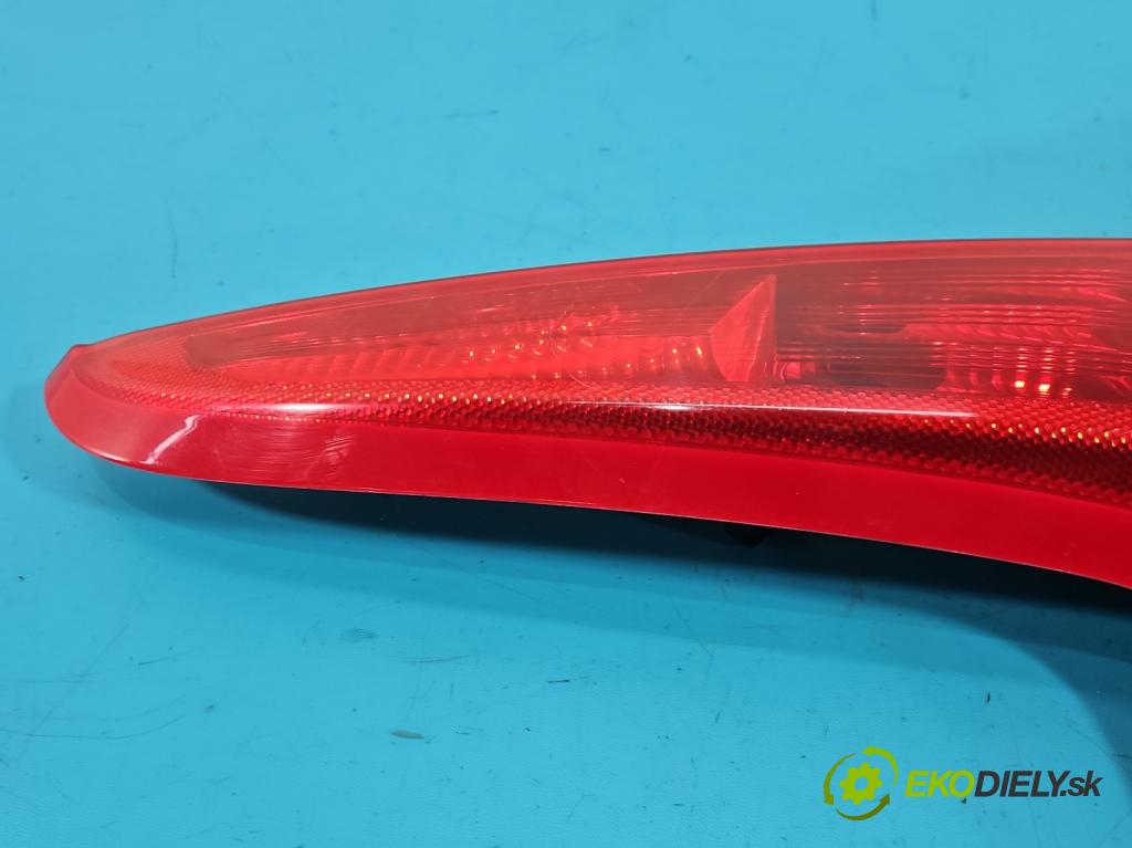 Volvo C30 1.6 hdi 109 HP manual 80 kW 1560 cm3 3- svetlo / reflektor zadné ľavé  (Kľučka dverí ostatné)