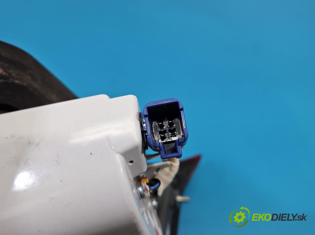 Toyota Auris II 2012-2018 1.8 16V 99 hp automatic 73 kW 1798 cm3 5- světlo zadní levé 02-354 (Klika dveří ostatní)