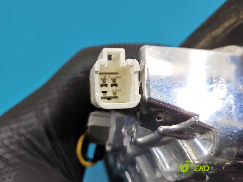 Toyota Auris II 2012-2018 1.8 16V 99 hp automatic 73 kW 1798 cm3 5- světlo zadní pravé 02-354 (Klika dveří ostatní)