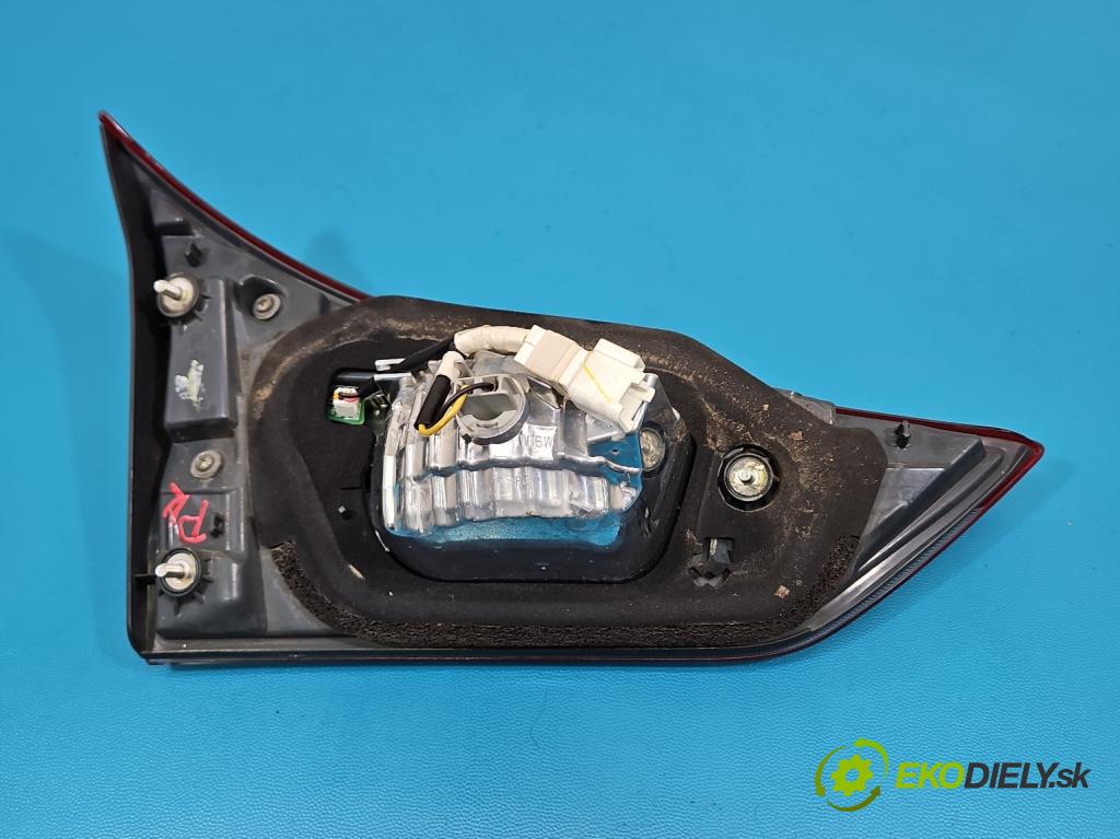 Toyota Auris II 2012-2018 1.8 16V 99 hp automatic 73 kW 1798 cm3 5- světlo zadní pravé 02-354 (Klika dveří ostatní)