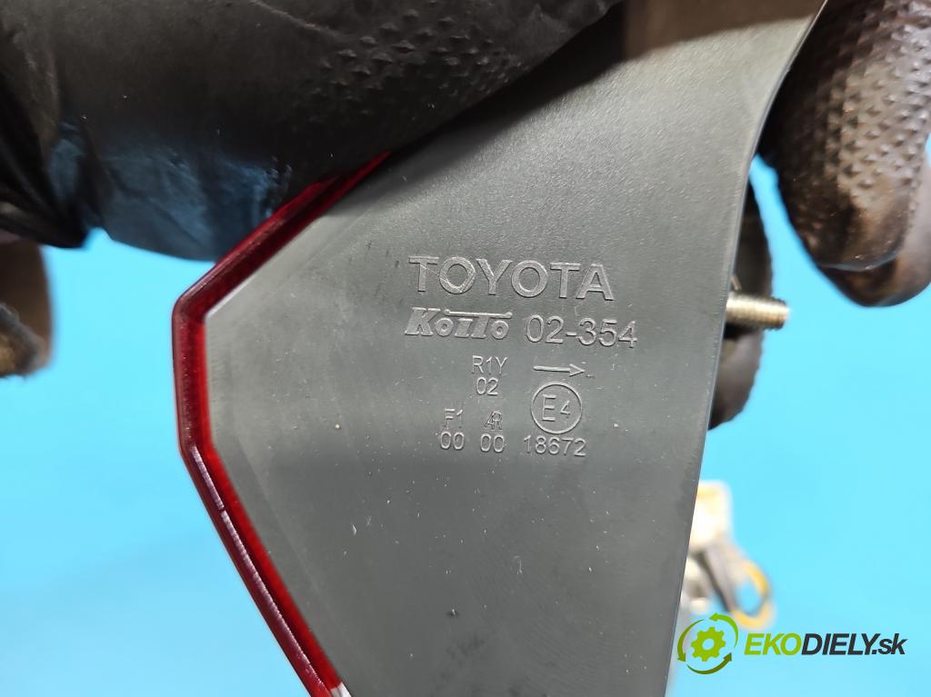 Toyota Auris II 2012-2018 1.8 16V 99 hp automatic 73 kW 1798 cm3 5- světlo zadní pravé 02-354 (Klika dveří ostatní)