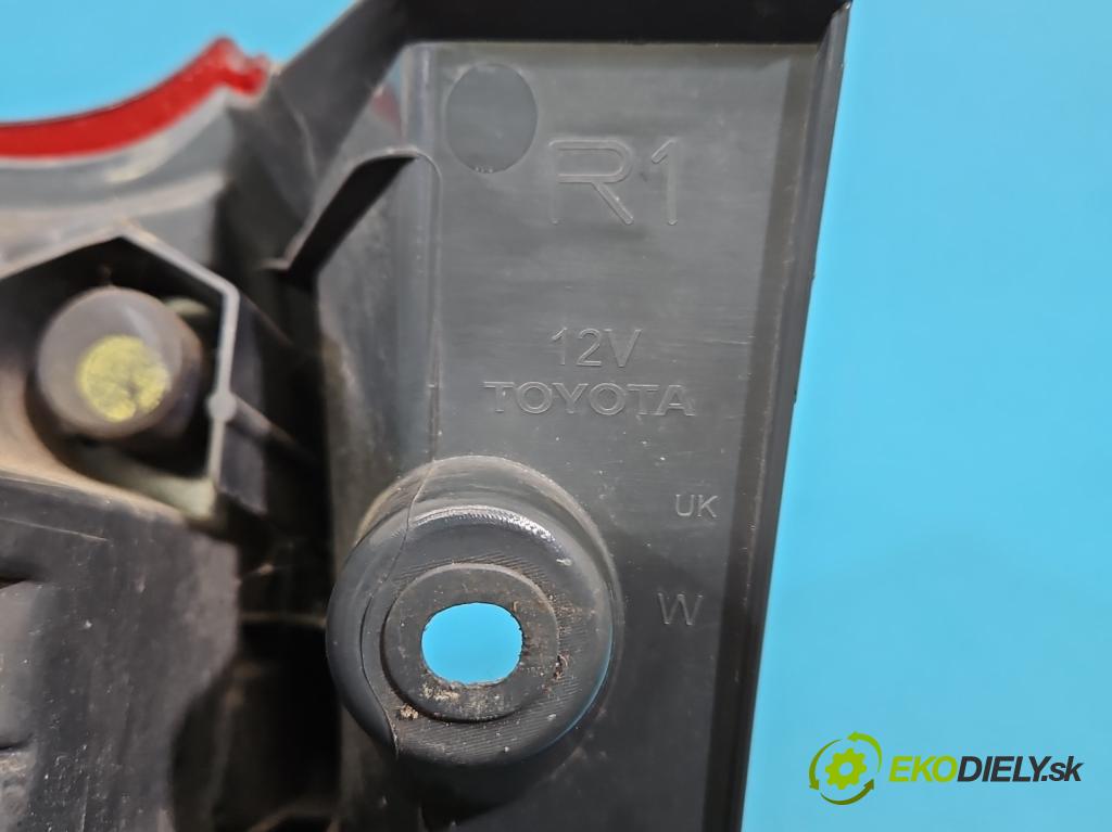 Toyota Auris II 2012-2018 1.8 16V 99 hp automatic 73 kW 1798 cm3 5- světlo zadní pravé  (Klika dveří ostatní)