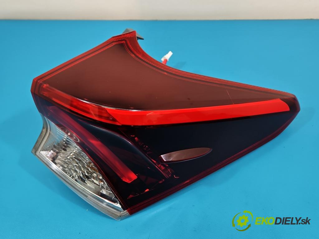 Toyota Auris II 2012-2018 1.8 16V 99 hp automatic 73 kW 1798 cm3 5- světlo zadní pravé  (Klika dveří ostatní)