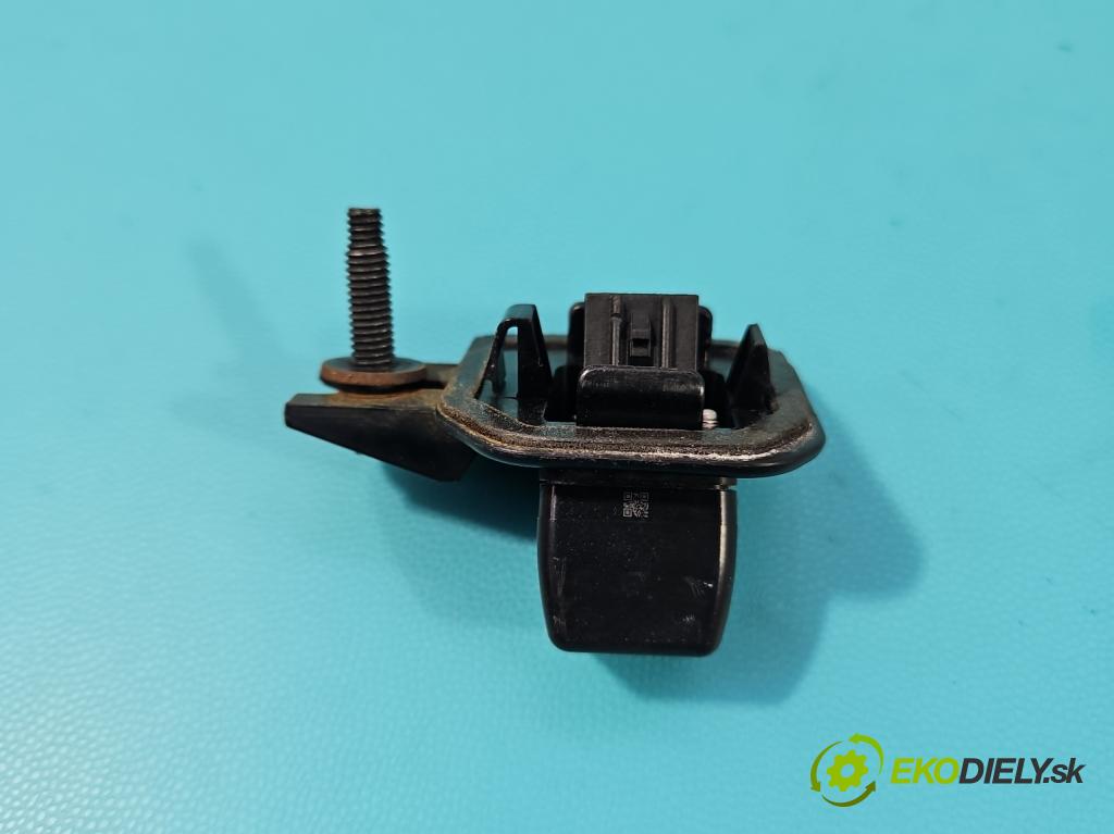 Toyota Auris II 2012-2018 1.8 16V 99 HP automatic 73 kW 1798 cm3 5- Kamera cúvania 86790-02130