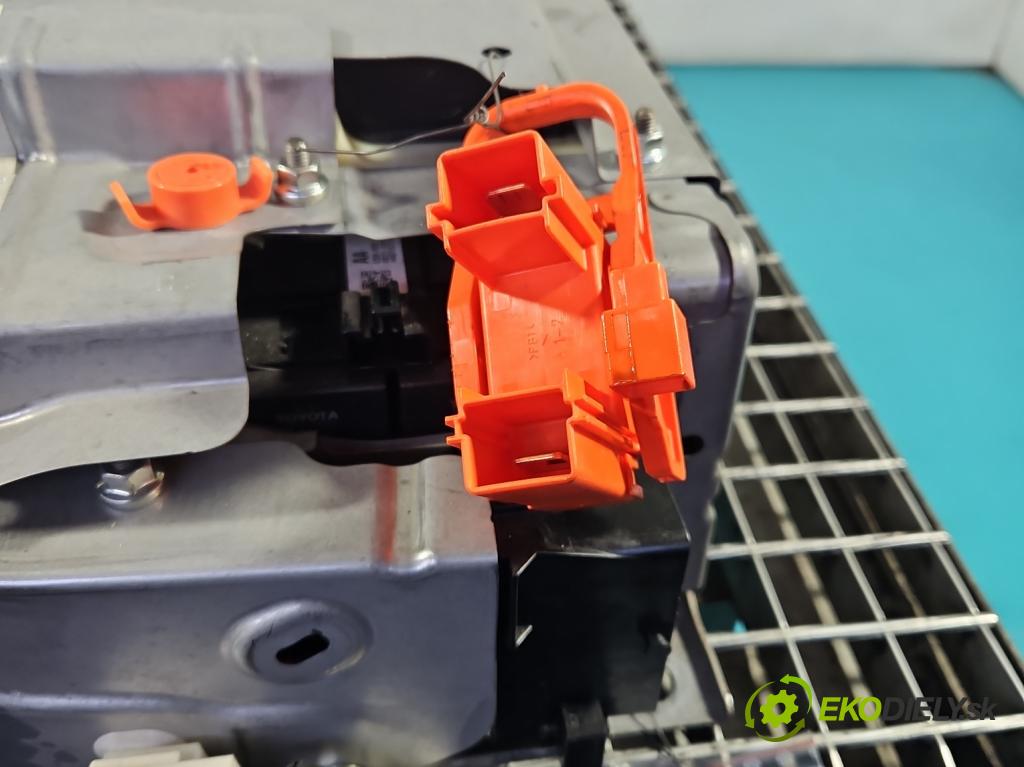 Toyota Auris II 2012-2018 1.8 16V 99 hp automatic 73 kW 1798 cm3 5- batéria G9280-12020