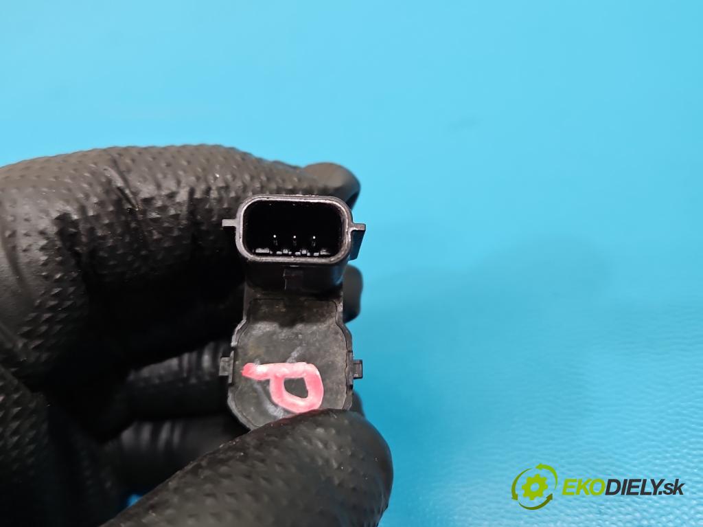 Nissan X-trail III T32 2013-2021 1.6 dci 131 hp automatic 96 kW 1598 cm3 5- snímač parkování