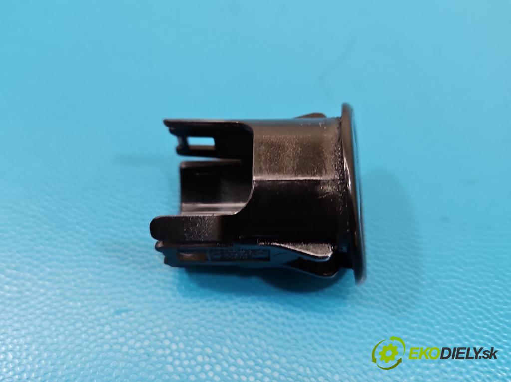 Nissan X-trail III T32 2013-2021 1.6 dci 131 HP automatic 96 kW 1598 cm3 5- Upevnenie: 28533-4CC5C