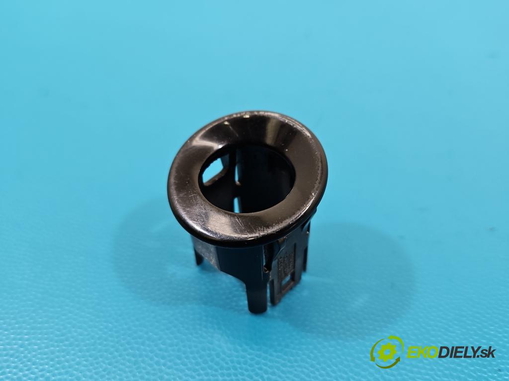 Nissan X-trail III T32 2013-2021 1.6 dci 131 HP automatic 96 kW 1598 cm3 5- Upevnenie: 28533-4CC5C