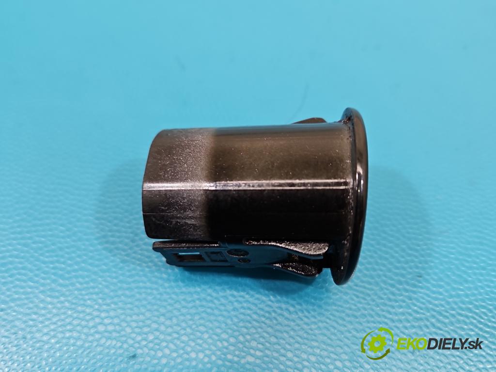 Nissan X-trail III T32 2013-2021 1.6 dci 131 HP automatic 96 kW 1598 cm3 5- Upevnenie: 28533-4CC5C