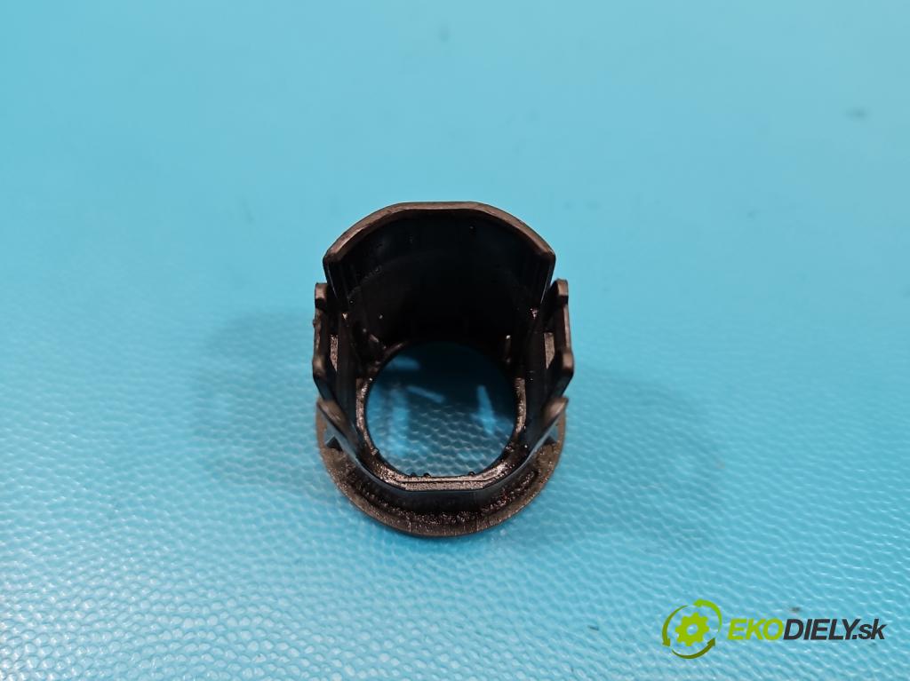 Nissan X-trail III T32 2013-2021 1.6 dci 131 HP automatic 96 kW 1598 cm3 5- Upevnenie: 28533-4CC5C