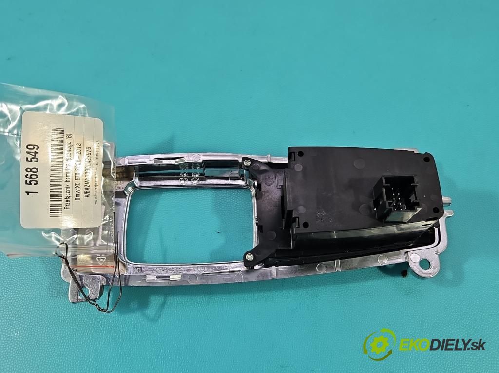 Bmw X5 E70 2006-2013 3.0d 245KM automatic 180 kW 2993 cm3 5- prepínač brzda: ručný 6975467 (Prepínacie páčky pod volantom)
