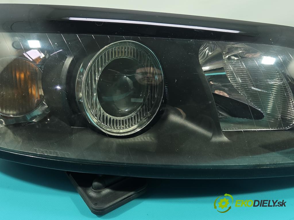 Volvo C30 1.6 hdi 109 HP manual 80 kW 1560 cm3 3- Reflektor: pravý 30657169 (Svetlo predné pravé)