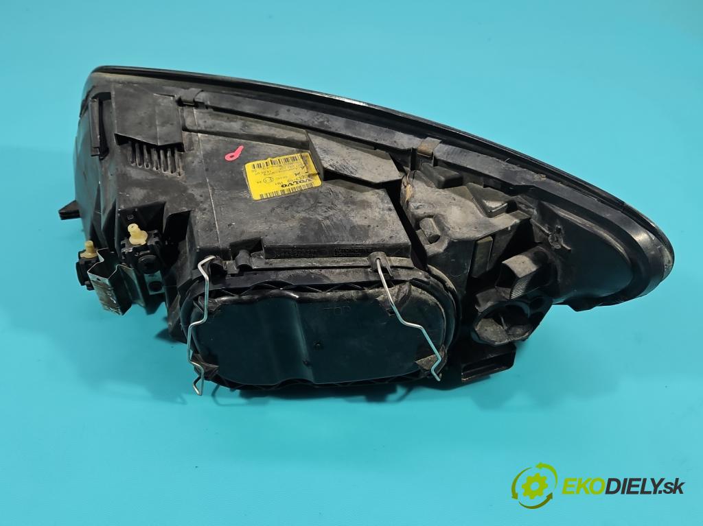 Volvo C30 1.6 hdi 109 HP manual 80 kW 1560 cm3 3- Reflektor: pravý 30657169 (Svetlo predné pravé)