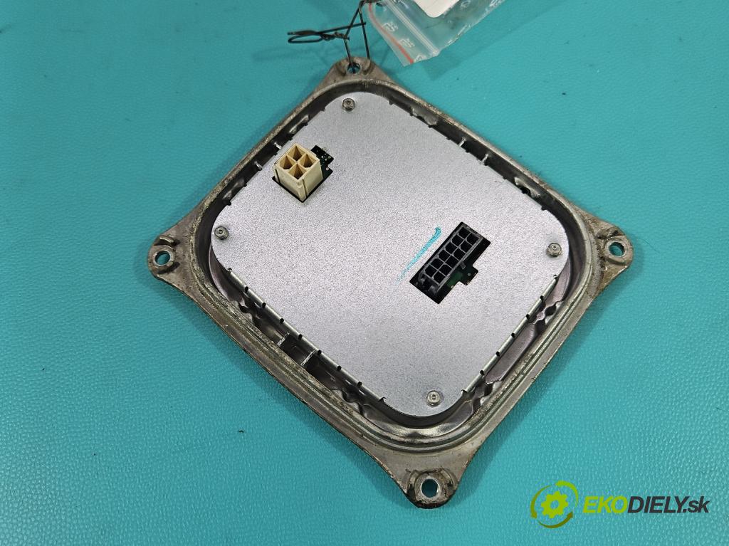 Bmw X5 E70 2006-2013 3.0d 245KM automatic 180 kW 2993 cm3 5- modul lampy: 7263052