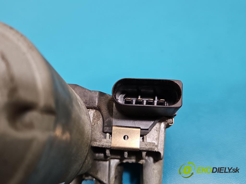 Volvo C30 1.6 hdi 109 HP manual 80 kW 1560 cm3 3- motor stieračov predné 0390241924