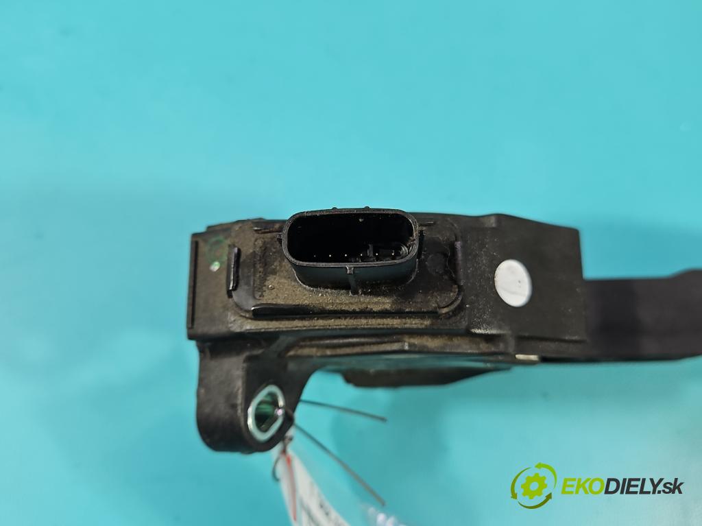 Toyota Auris II 2012-2018 1.8 16V 99 hp automatic 73 kW 1798 cm3 5- pedal plyn: potenciometr: 78110-02120