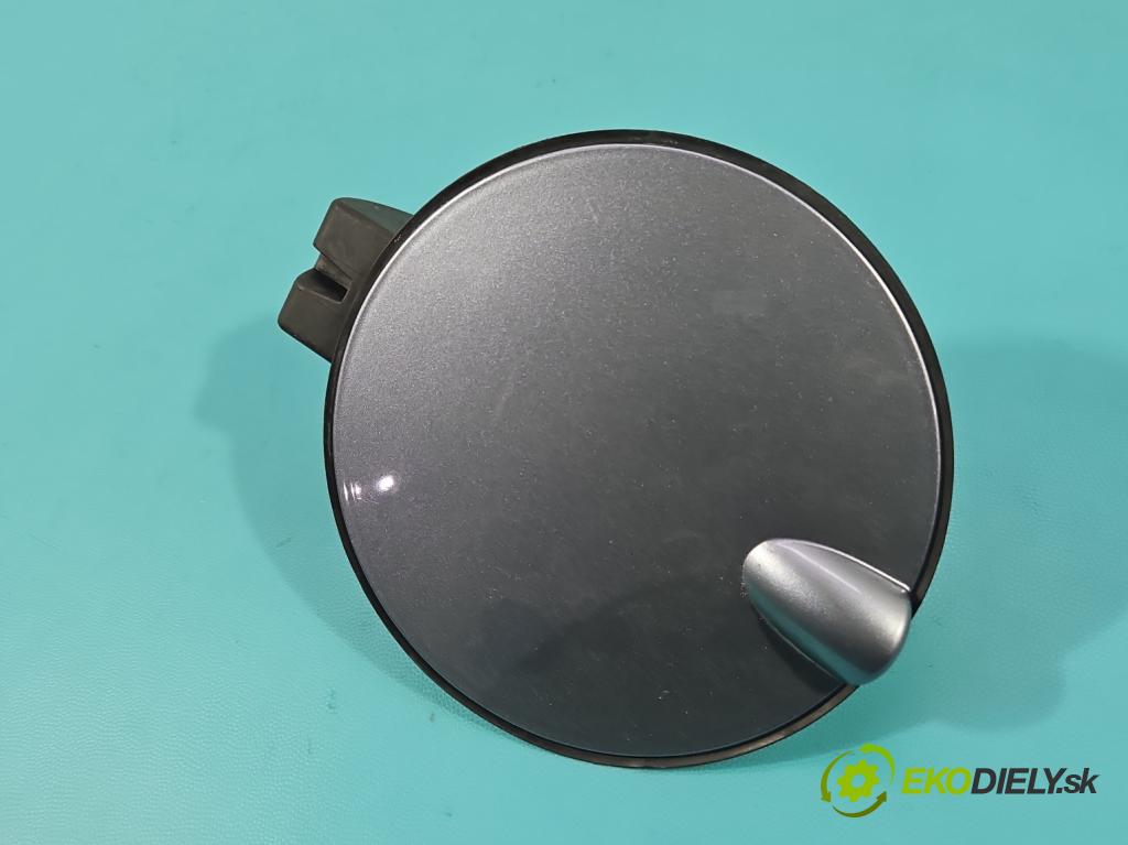 Opel Meriva A 2002-2010 1.6 16V 105 hp automatic 77 kW 1598 cm3 5- Klapka nalévání paliva  (Klika dveří ostatní)