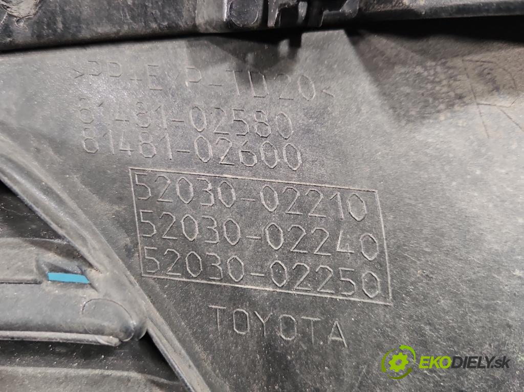 Toyota Auris II 2012-2018 1.8 16V 99 HP automatic 73 kW 1798 cm3 5- blenda mriežka: nárazník pravé 52030-02210