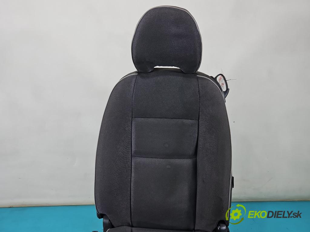 Volvo C30 1.6 hdi 109 hp manual 80 kW 1560 cm3 3- Sedadlo levý  (Sedadlo)