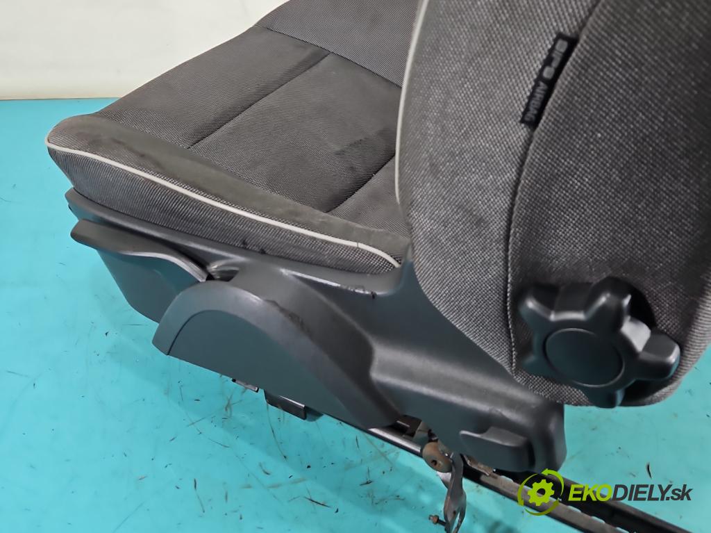 Volvo C30 1.6 hdi 109 hp manual 80 kW 1560 cm3 3- Sedadlo levý  (Sedadlo)