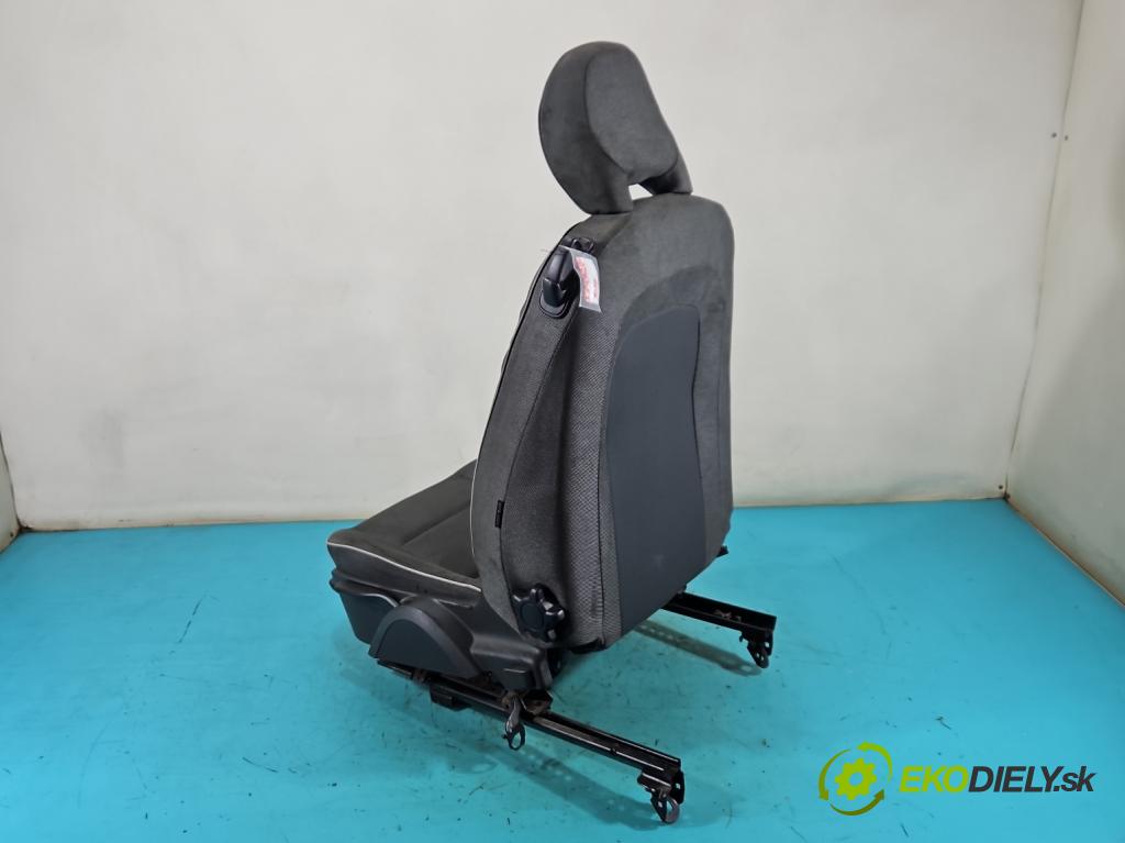 Volvo C30 1.6 hdi 109 hp manual 80 kW 1560 cm3 3- Sedadlo levý  (Sedadlo)