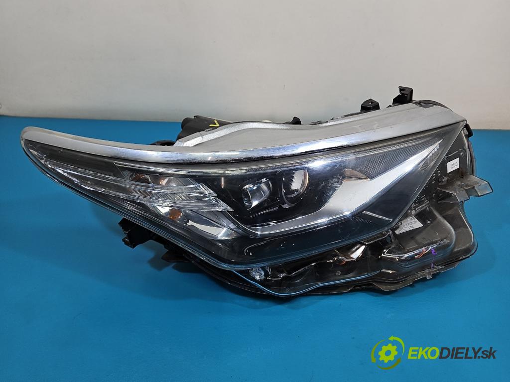 Toyota Auris II 2012-2018 1.8 16V 99 HP automatic 73 kW 1798 cm3 5- Reflektor: pravý 81110-02K60 (Svetlo predné pravé)