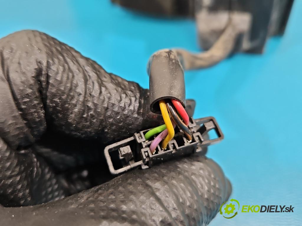 Seat Toledo III 2004-2009 2.0 tdi BKD 140 HP automatic 103 kW 1968 cm3 5- zrkadlo ľavé  (Kľučka dverí ostatné)