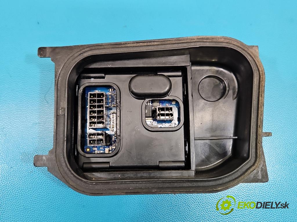 Vw Passat B6 2005-2010 2.0 tdi 140 hp manual 103 kW 1968 cm3 5- měnič xenon 7L6941329A (Řídící jednotka xenonu)