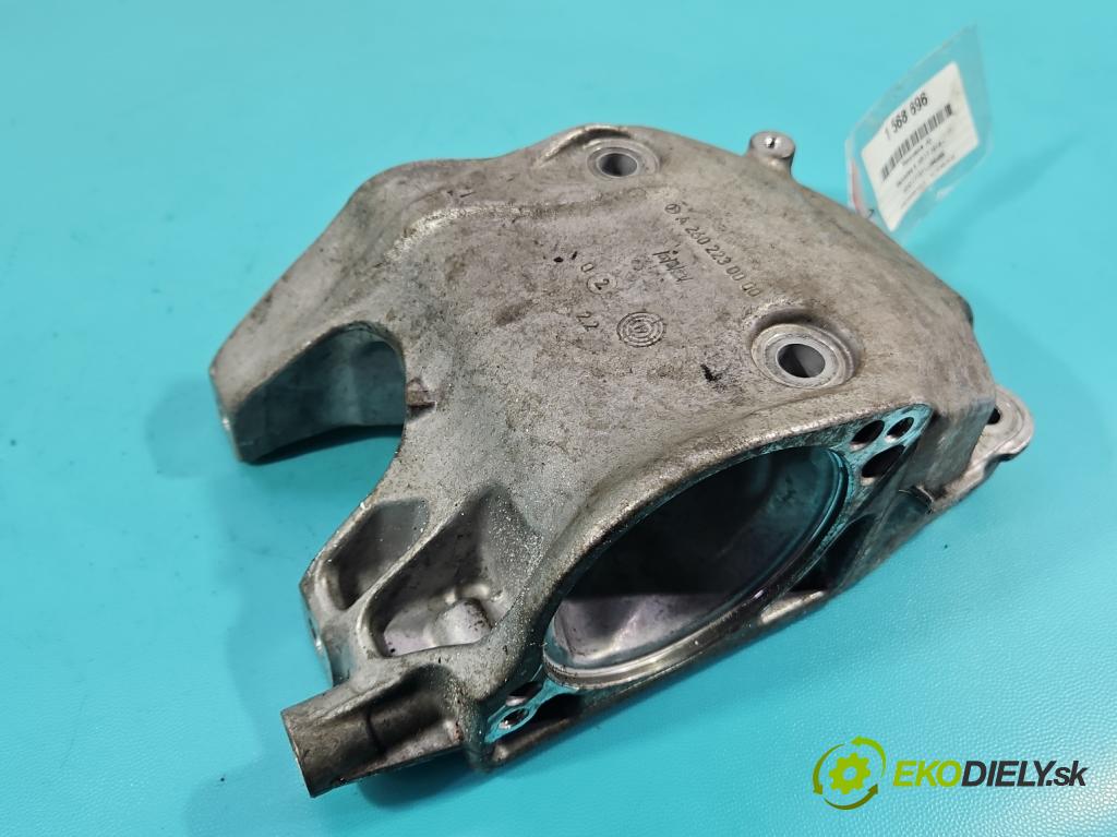 Mercedes A W177 2018- 2.0 T 306KM automatic 225 kW 1991 cm3 4- Upevnenie: A2602230000