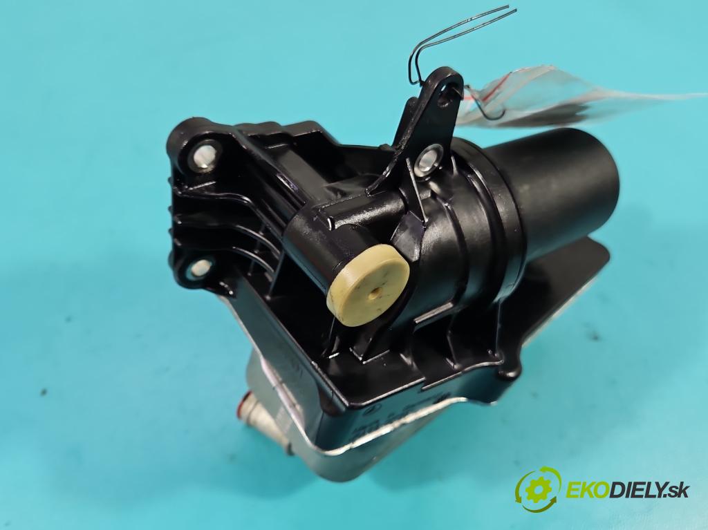 Mercedes A W177 2018- 2.0 T 306KM automatic 225 kW 1991 cm3 4- Chladič olej: A2465010101