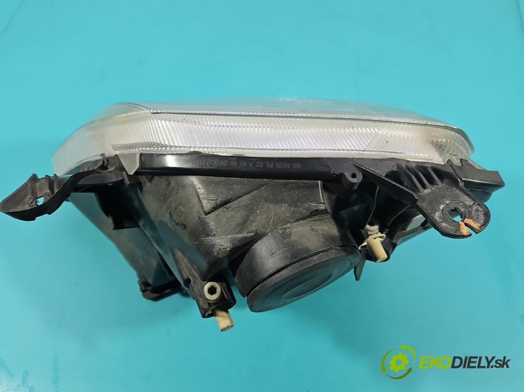 Opel Meriva A 2002-2010 1.6 16V 105 hp automatic 77 kW 1598 cm3 5- světlo pravý  (Pravé přední světlo)