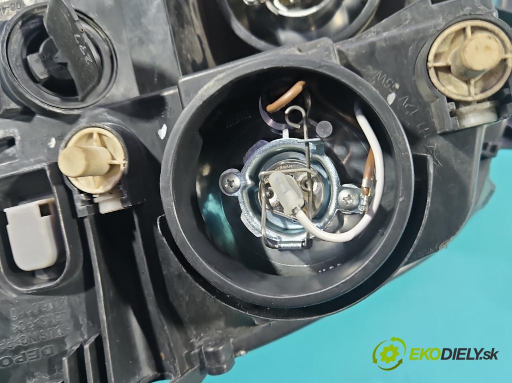 Opel Meriva A 2002-2010 1.6 16V 105 hp automatic 77 kW 1598 cm3 5- světlo pravý  (Pravé přední světlo)