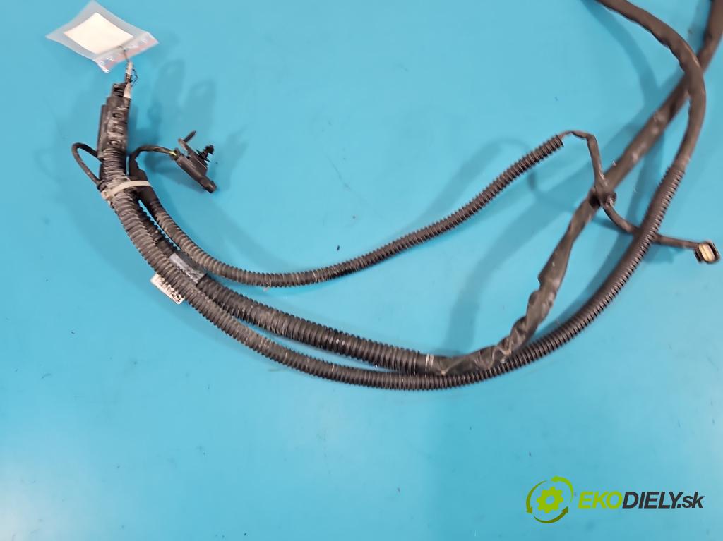 Mercedes A W177 2018- 2.0 T 306KM automatic 225 kW 1991 cm3 4- Zväzok: akumulatora A1775406500