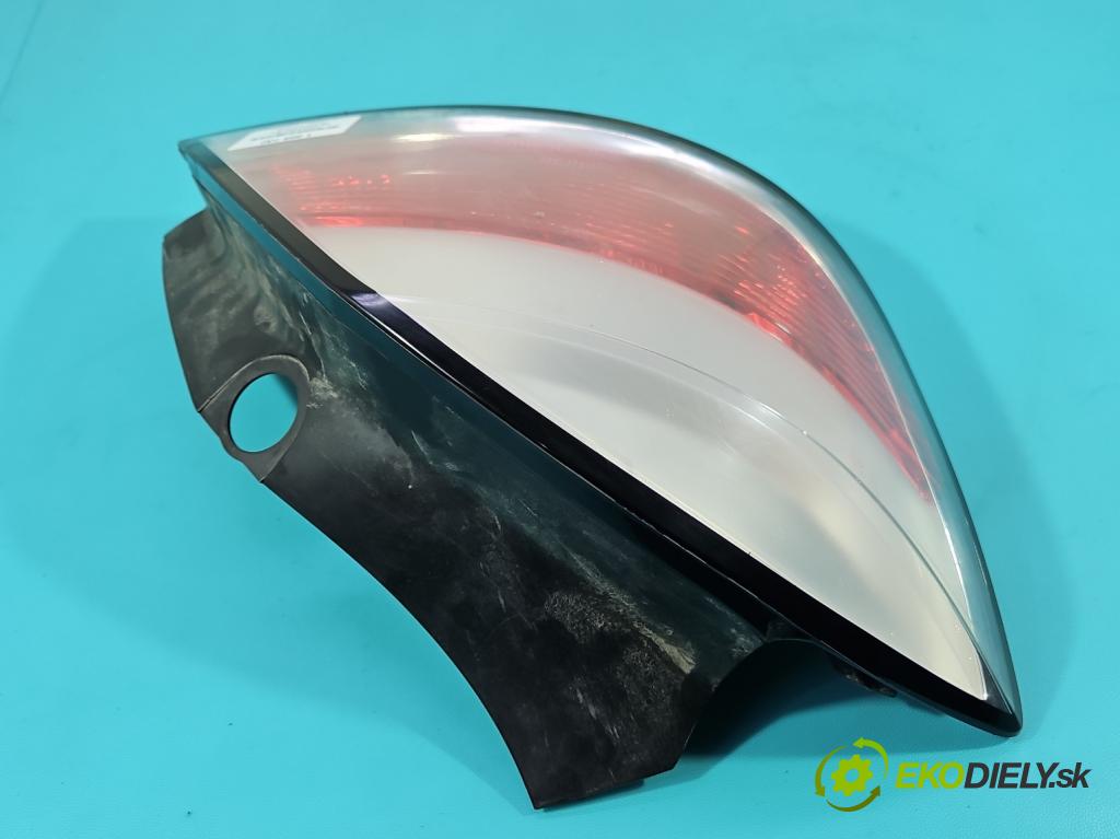 Opel Astra III 2004-2014 1.7 cdti 80 hp manual 59 kW 1686 cm3 5- světlo zadní levé  (Klika dveří ostatní)