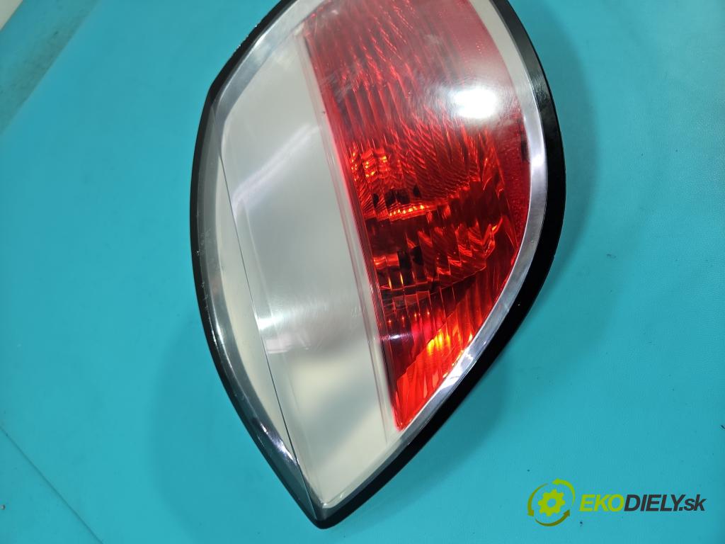Opel Astra III 2004-2014 1.7 cdti 80 hp manual 59 kW 1686 cm3 5- světlo zadní levé  (Klika dveří ostatní)