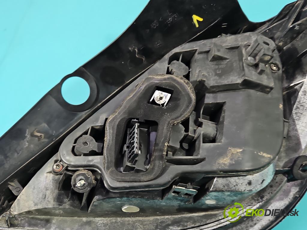 Opel Astra III 2004-2014 1.7 cdti 80 hp manual 59 kW 1686 cm3 5- světlo zadní levé  (Klika dveří ostatní)