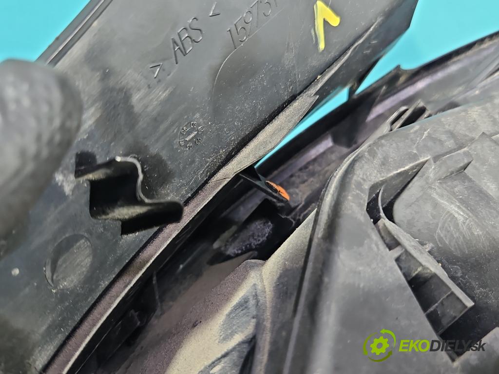 Opel Astra III 2004-2014 1.7 cdti 80 hp manual 59 kW 1686 cm3 5- světlo zadní levé  (Klika dveří ostatní)