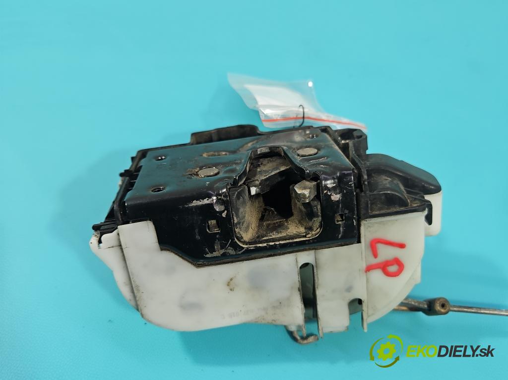 Vw Polo III 6N 1994-2001 1.4 16V 75 HP manual 55 kW 1390 cm3 5- zámok predné ľavý 6N1837015C