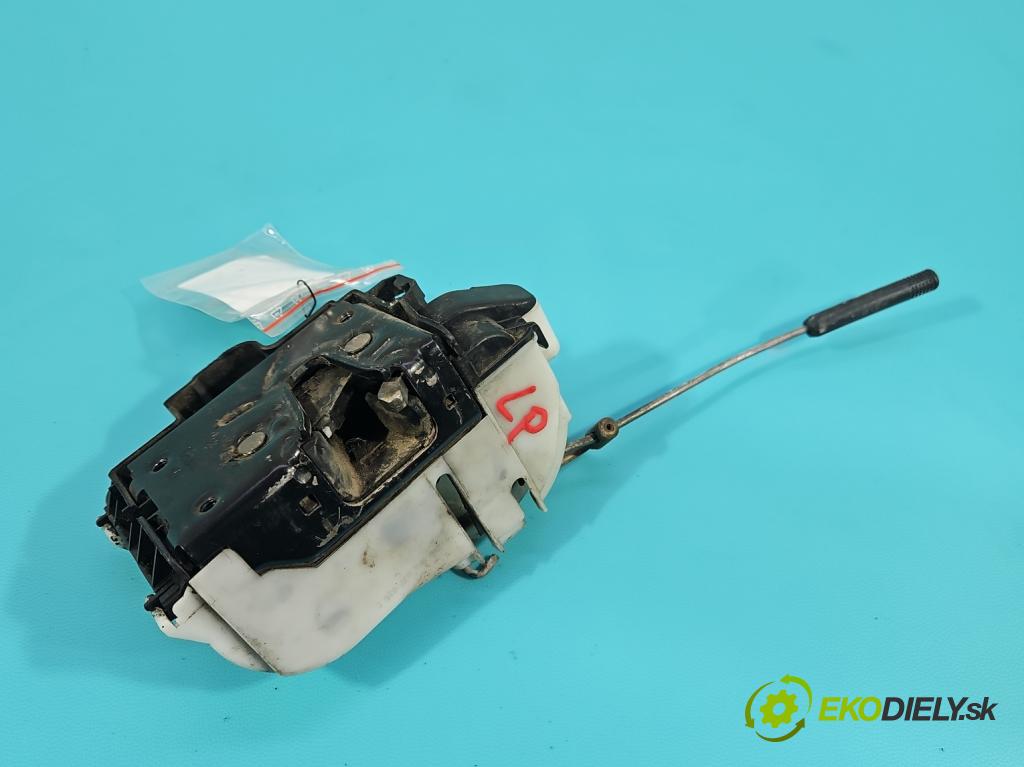 Vw Polo III 6N 1994-2001 1.4 16V 75 hp manual 55 kW 1390 cm3 5- zámek přední levý 6N1837015C