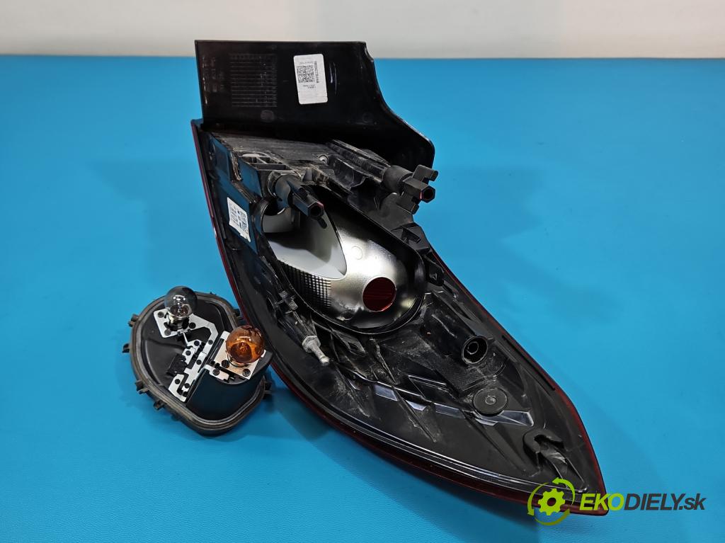 Opel Astra V  2015-2022 1.4 T 125 hp manual 92 kW 1399 cm3 5- světlo zadní levé 39077374 (Klika dveří ostatní)