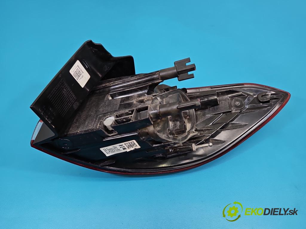 Opel Astra V  2015-2022 1.4 T 125 hp manual 92 kW 1399 cm3 5- světlo zadní levé 39077374 (Klika dveří ostatní)